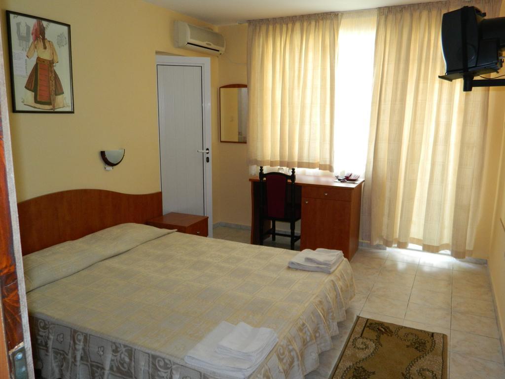 Family Hotel Andreev Nessebar Chambre photo